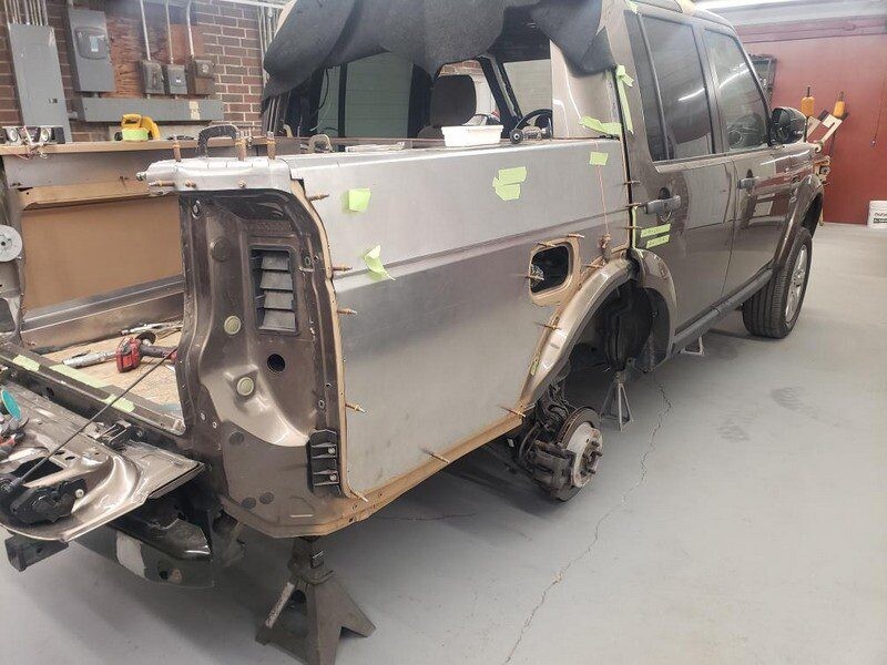 Land Rover Discovery body repair.