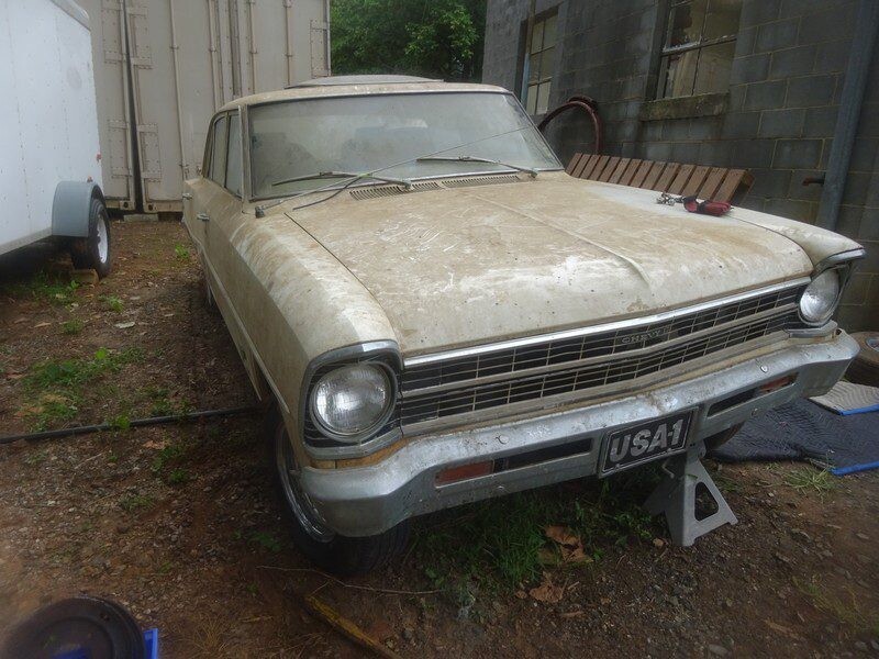 Image of dirty white car